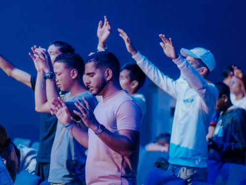 Menguatkan Iman Lewat Doa dan Pelayanan Gereja: Solusi untuk Gen Z di Tengah Krisis Mental